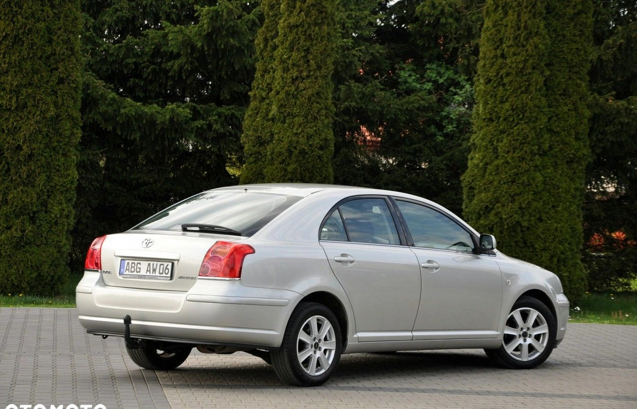 Toyota Avensis cena 17900 przebieg: 211258, rok produkcji 2005 z Dzierzgoń małe 742